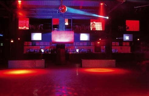 Escenario y aforo de la Sala Razz Club ala 1 Razz Club vacía vista desde el balcón superior